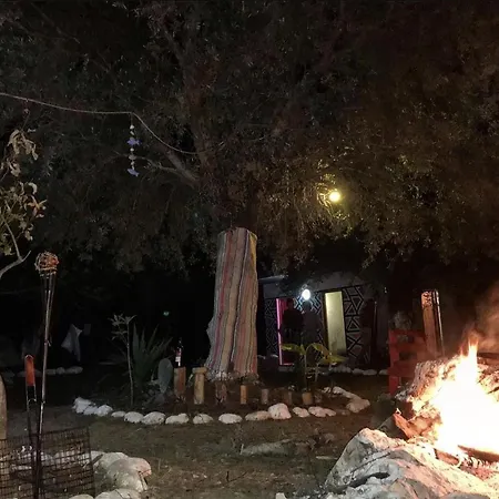مكان تخييم Vuno Camping, Jale Al جال