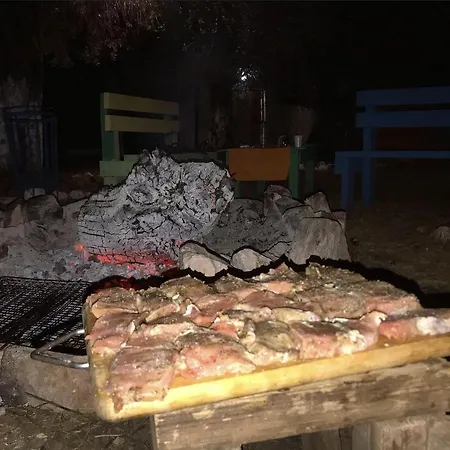 Vuno Camping, Jale Al Parque de Campismo *